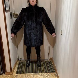 Elegant Black Real Mink Fur Coat